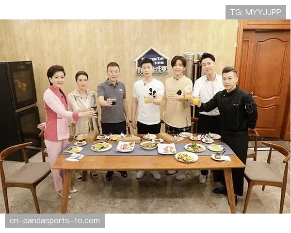 王楠家的厨房比我家客厅还大，她老公说这不算啥